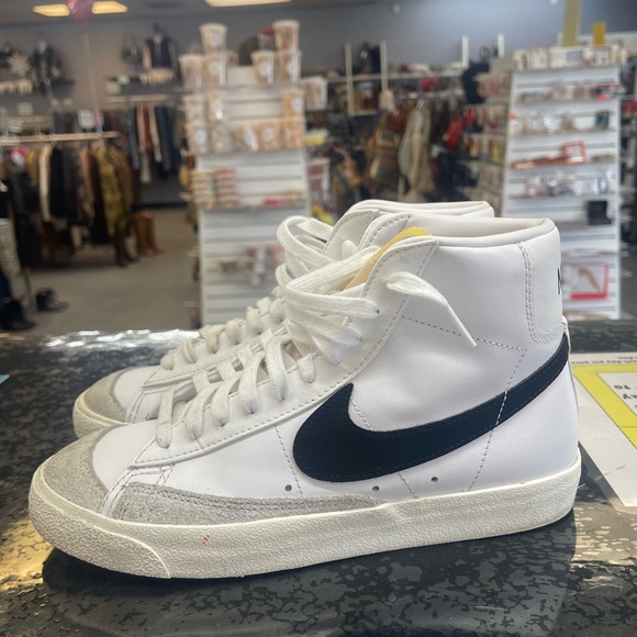Nike White and Yellow Sneakers with Orange Detail - Picture 1 of 6